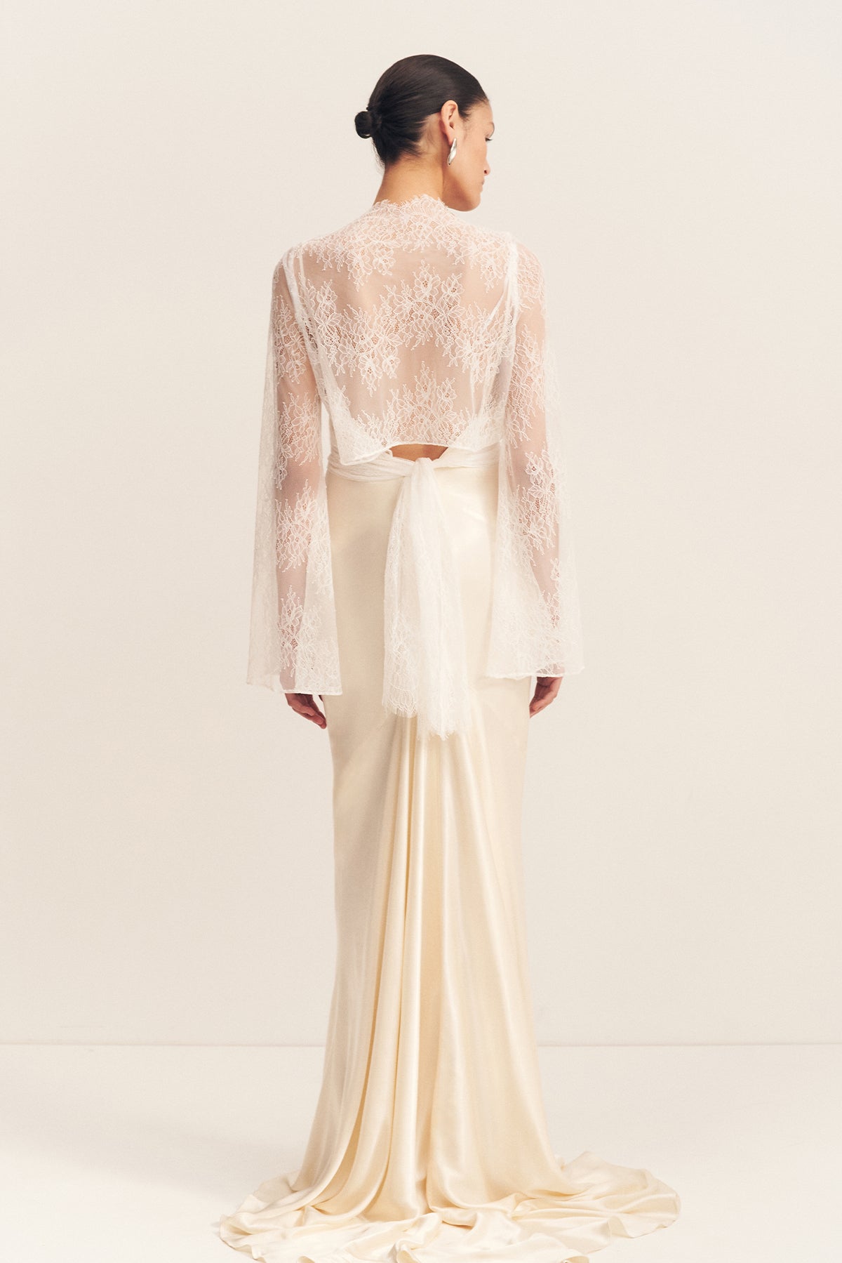 LAMBENT LACE LONG SLEEVE TIE TOP