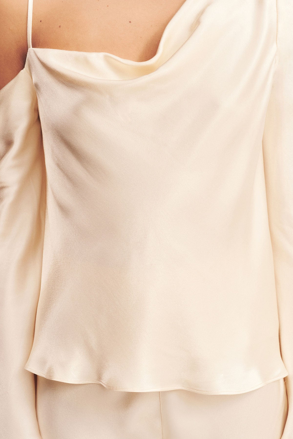 LA LUNE ASYMMETRICAL LONG SLEEVE TOP - CREAM