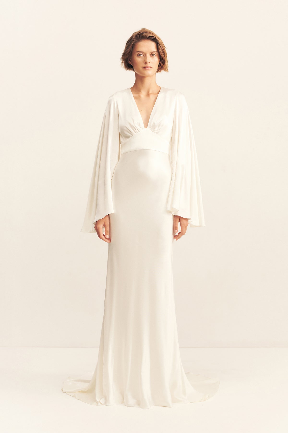 LA LUNE BACKLESS GOWN - WHITE