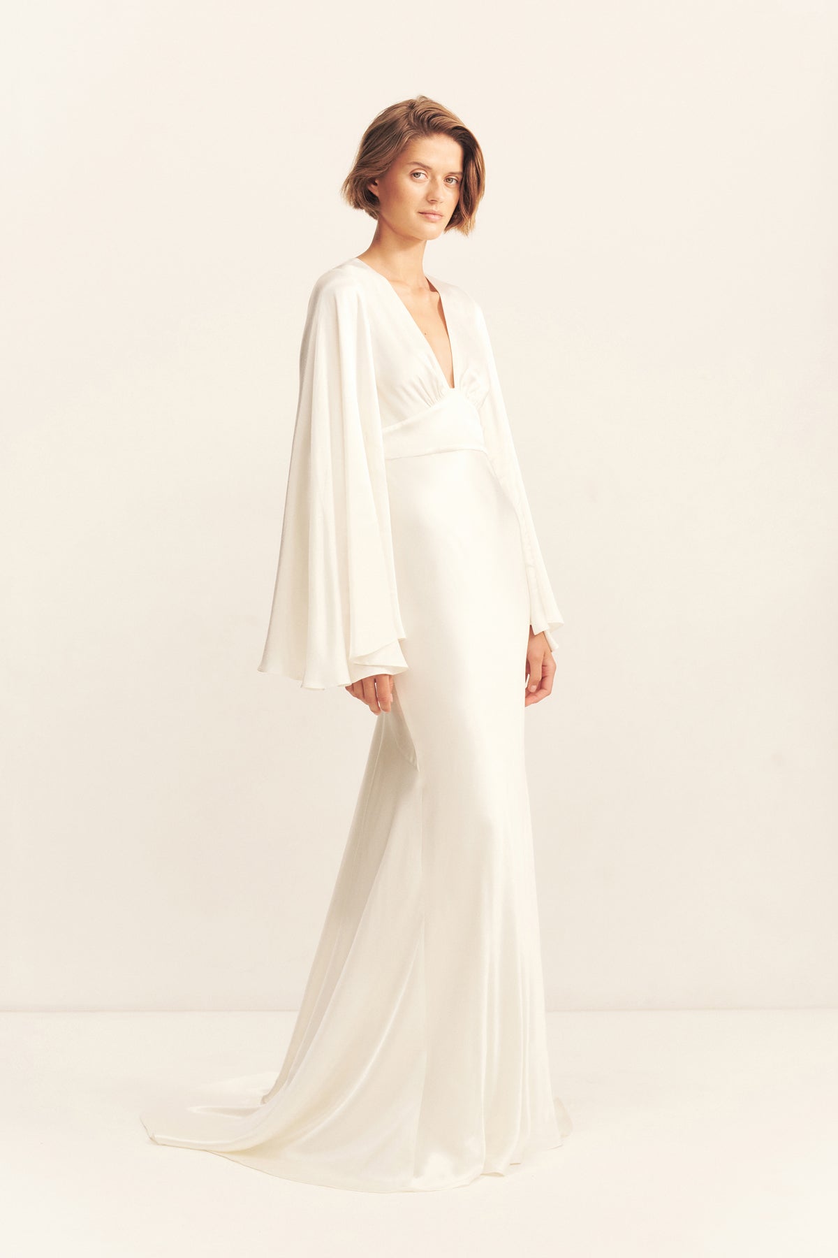 LA LUNE BACKLESS GOWN - WHITE