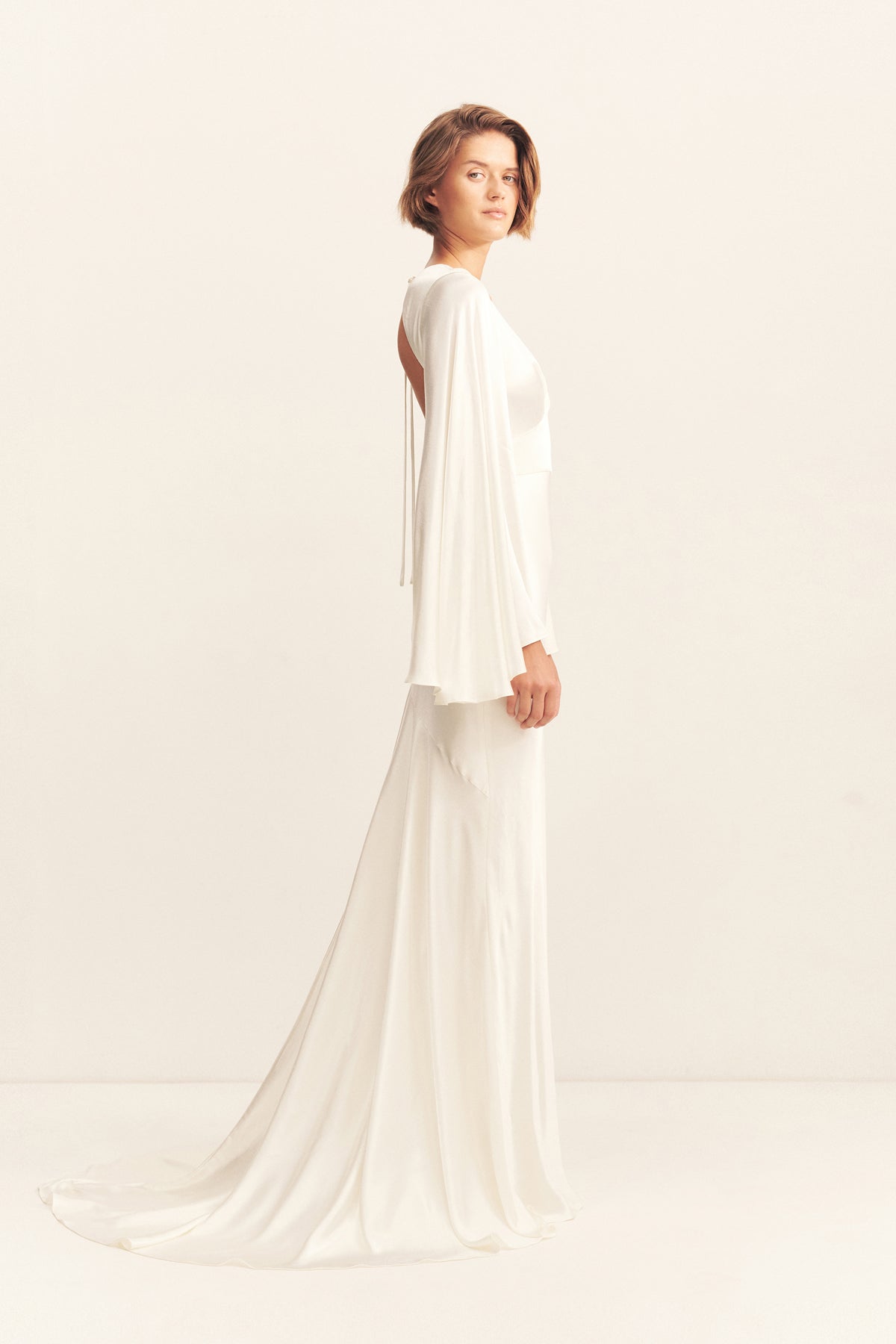 LA LUNE BACKLESS GOWN - WHITE