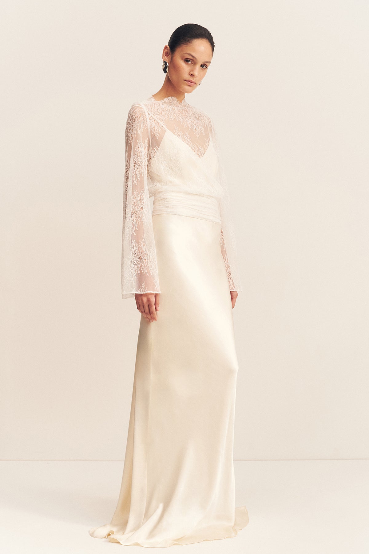 LAMBENT LACE LONG SLEEVE TIE TOP