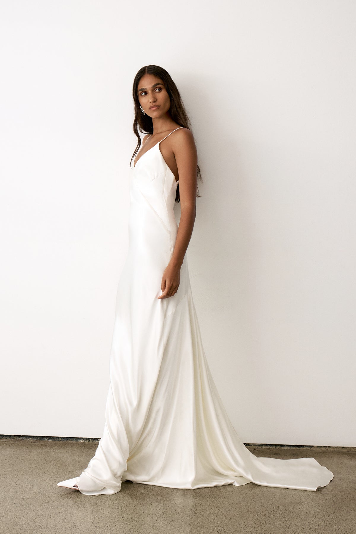 LA LUNE LOW BACK GOWN - WHITE