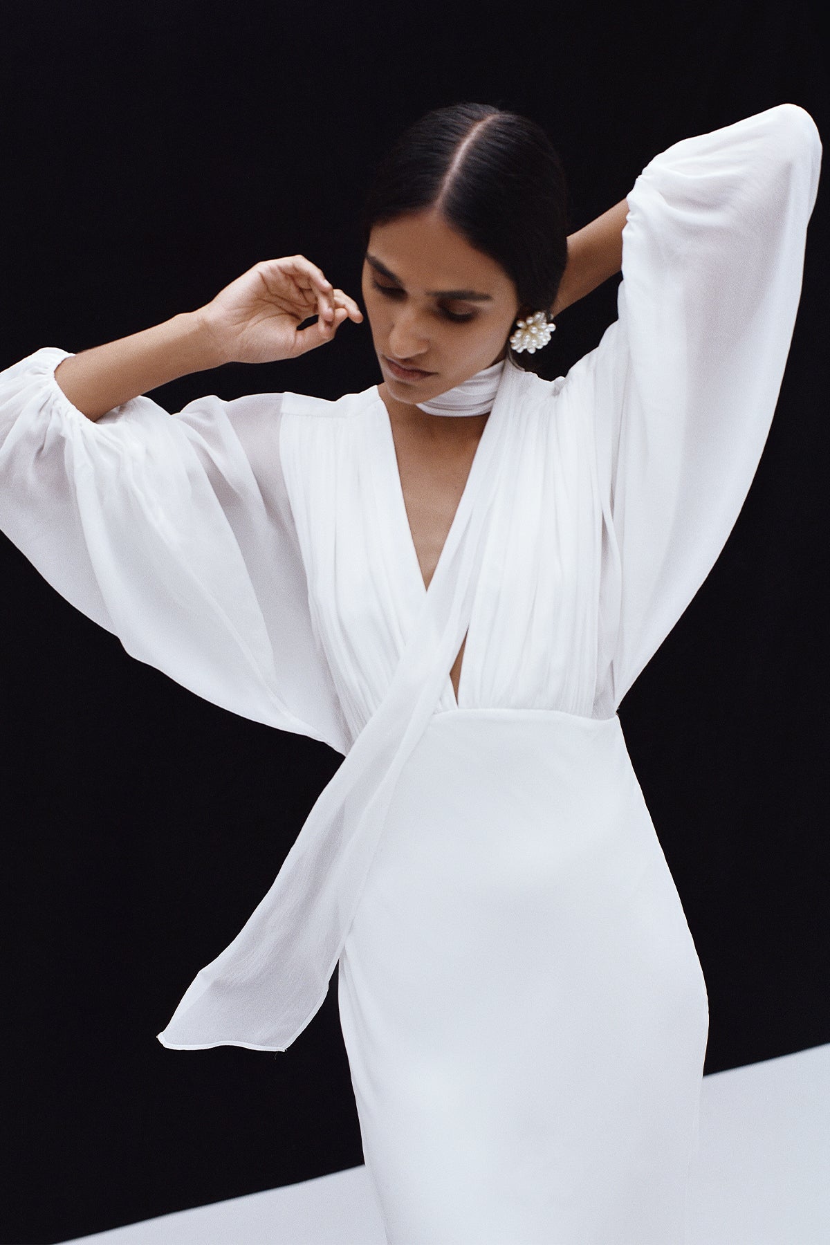 LIRA PLUNGE BALLOON SLEEVE MAXI DRESS - IVORY